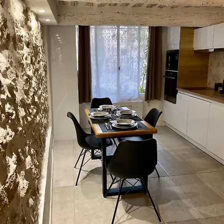 Le Castelet - Vieil Apartamento